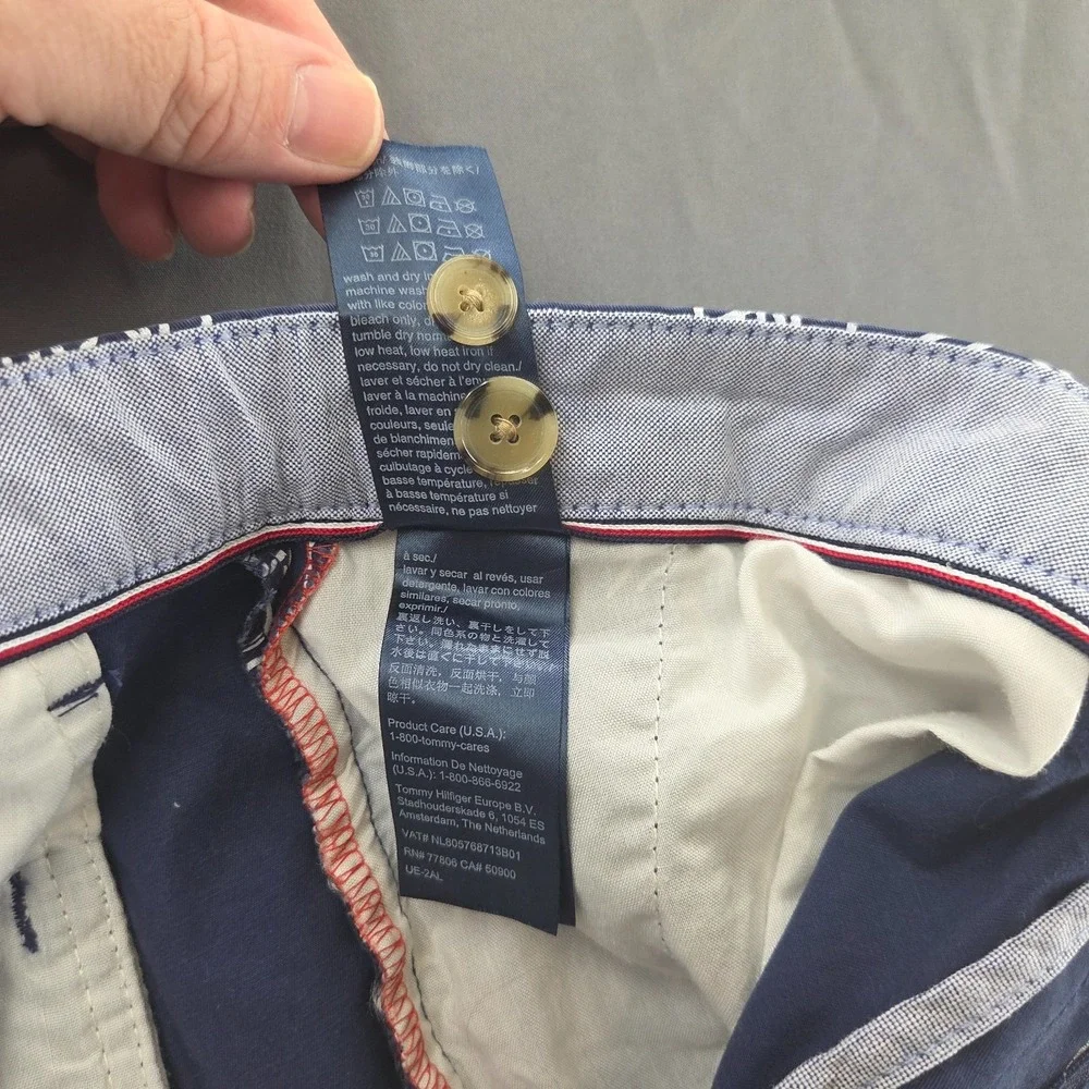 Tommy Hilfiger Men's 36 Navy Blue Lobster Print Preppy Shorts
